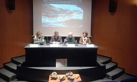 Imagen Investigadores del MUJA, de la Universidad Austral de Chile y del Instituto Cavanis de Venecia abren una nueva perspectiva para identificar, interpretar y clasificar huellas de dinosaurios 