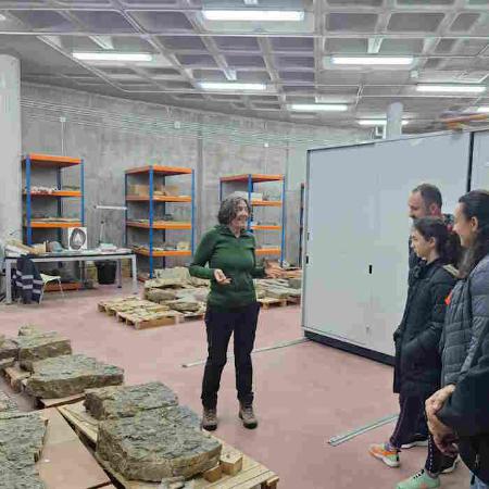 Visita a los laboratorios y a la litoteca con el equipo científico