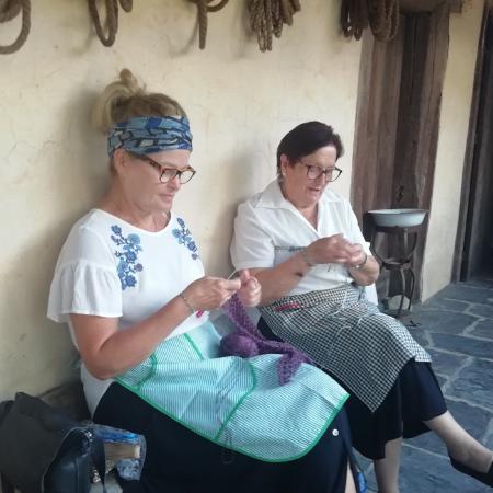 Tornería, forja y procesado de lana y tejeduría tradicional