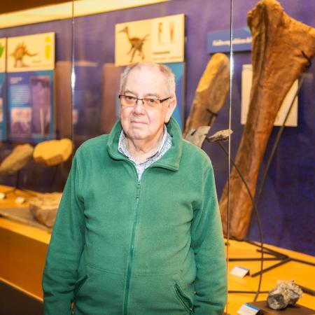 Recorrido guiado por José Carlos García-Ramos a la exposición 20 años de Ciencia en el MUJA